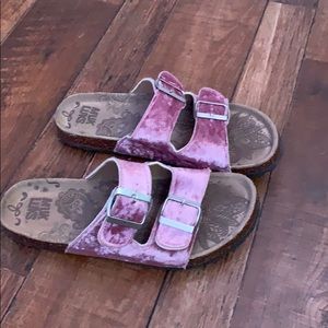 Muk luks (knock off bircken stocks)